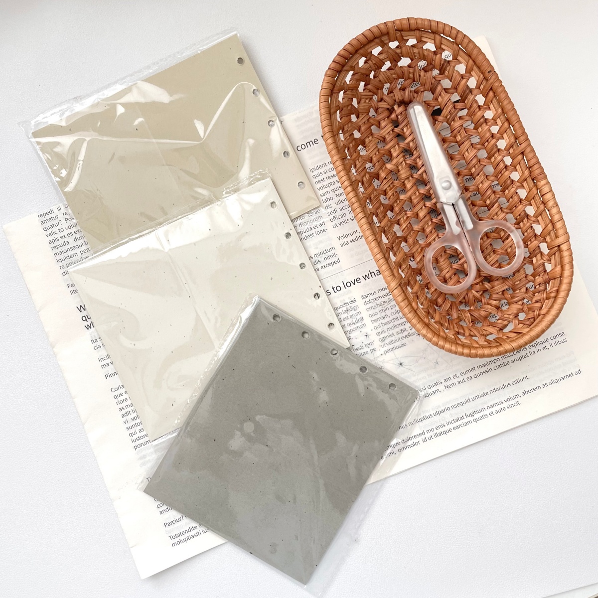 Nettle Leaf Tea - M5ルーズリーフリフィルインナーページ、ミルクティーカラーのヴィンテージテクスチャードペーパーインサート、ラスティックなスクラップブックジャーナルデコレーションステーショナリー