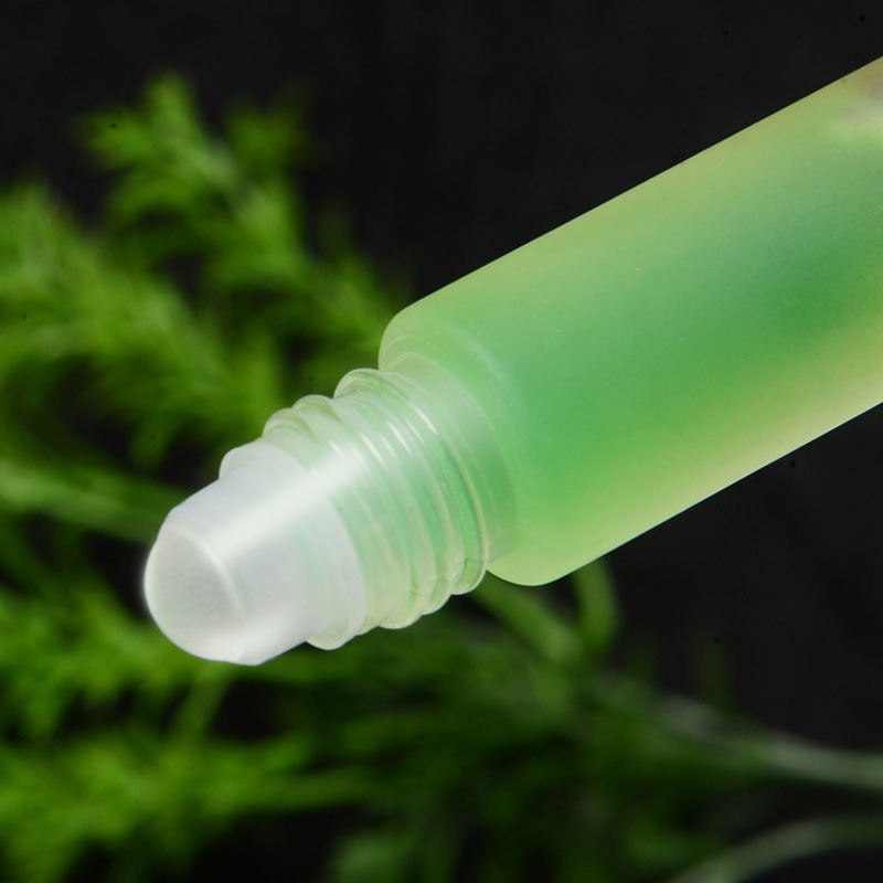 よもぎ精油4本セット – ナチュラルなよもぎハーブオイル、ボ - Herbal Wellness Massage のレビューと価格