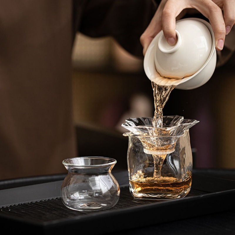 ガラス製茶こし、サポートホルダー付き、蓮の花模様、細かいメッ - Nettle Leaf Tea のレビューと価格