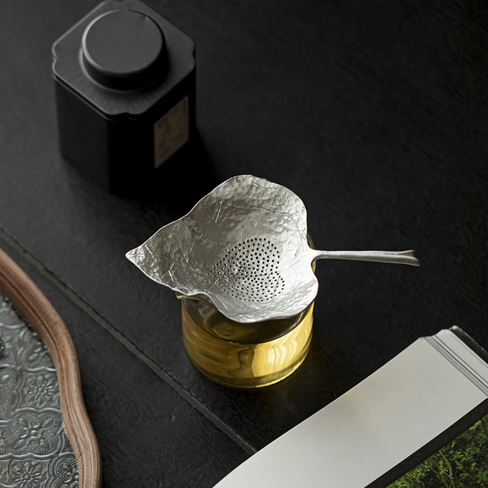 銀メッキのソリッドティン製茶こし、繊細な菩提葉のデザイン、携 - Nettle Leaf Tea のレビューと価格